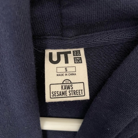 UNIQULO X KAWS Sesame Street Navy Blue Hoodie - Picture 5 of 6